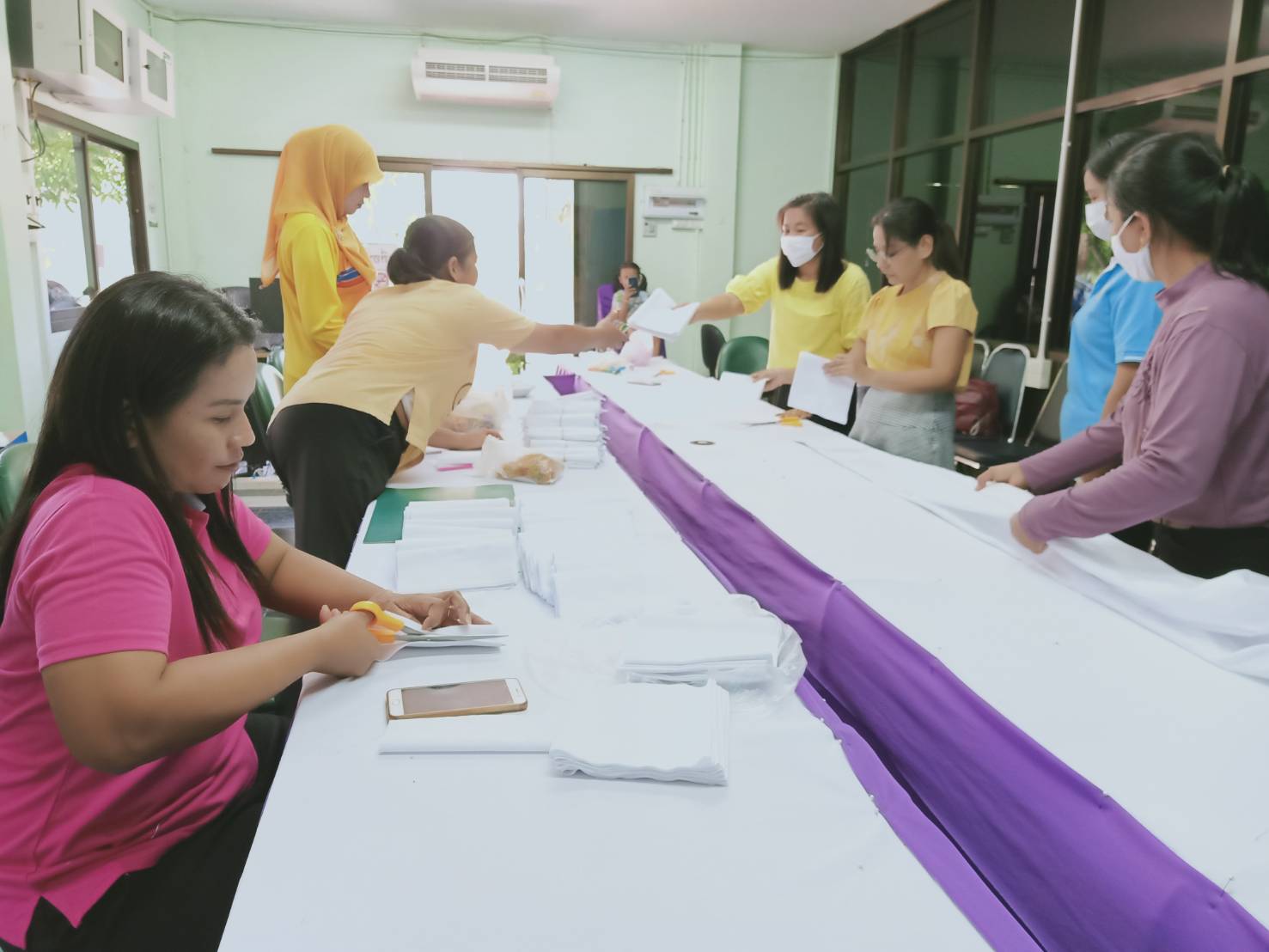 กิจกรรมปฏิบัติงานเตรียมความพร้อมการดำเนินการขับเคลื่อนโครงการพลังคนไทยร่วมใจป้องกันไวรัสโคโรนา2019(COVID-19)และการจัดทำหน้ากากอนามัยเพื่อป้องกันตนเอง 